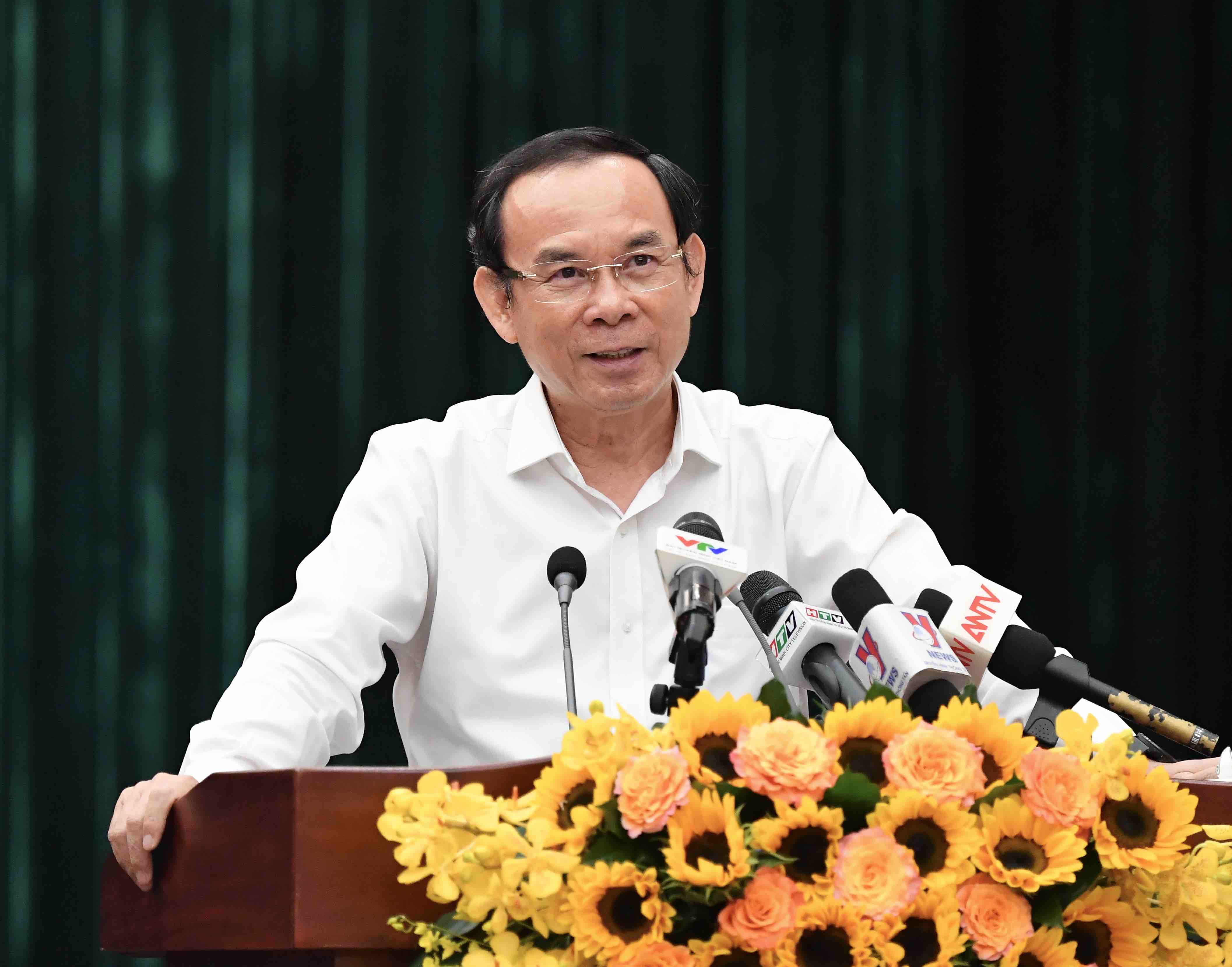 Bí thư Thành ủy Nguyễn Văn Nên phát biểu tại hội nghị (Ảnh: Việt Dũng).